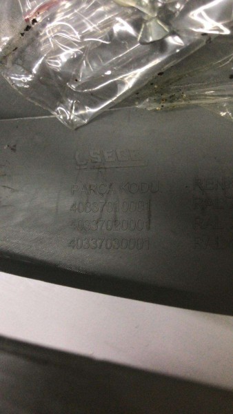 RENAULT MASTER SAĞ KOLTUK KOLÇAK YAN KAPAK BAKALİTİ 40337010001 40337020001 40337030001 YP (KE-120)