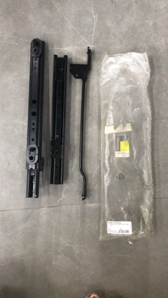 RENAULT MEGANE2 SAĞ ÖN KOLTUK KIZAĞI 7701207539 YP (IB-110)