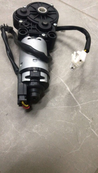 HYUNDAİ İ30 KOLTUK AYAR MOTORU 88580-3X100 AÜ YP (IA-123)