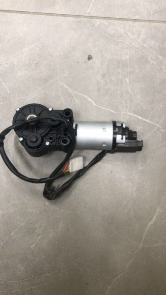 HYUNDAİ İ30 KOLTUK AYAR MOTORU 88580-3X100 AÜ YP (IA-123)