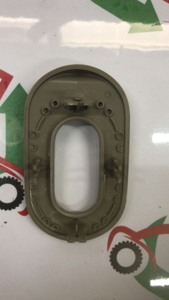 RENAULT MEGANE 2-3 ARKA KOLTUK KİLİT KAPAĞI BAKALİTİ BEJ 7701208834 YP (IA-121-122)