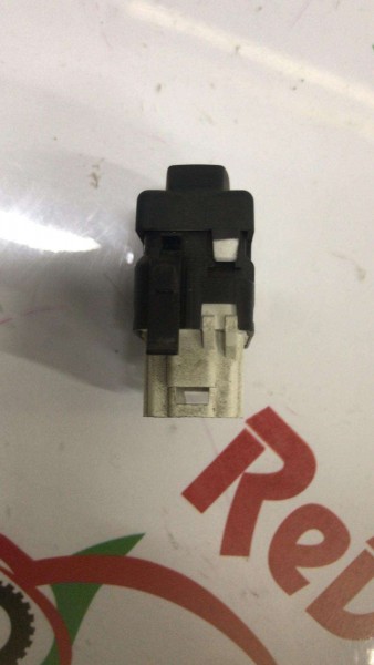 RENAULT TRAFİC2 ARKA OTOMATİK KOLTROL BUTONU DÜĞMESİ CP 8200951774 (BB130)