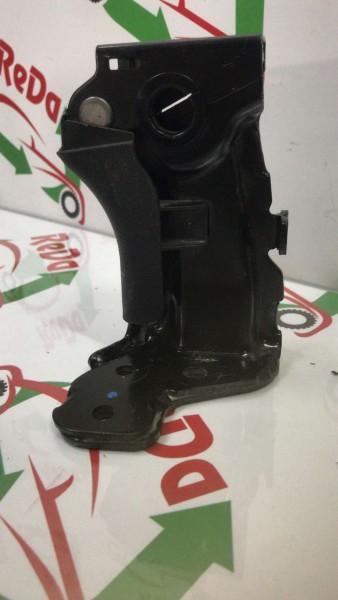 HYUNDAİ ARKA KOLTUK ORTA MENTEŞESİ CP 89710 89720 (ED110)