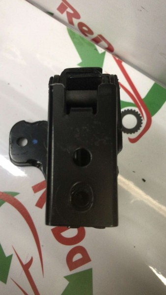 HYUNDAİ ARKA KOLTUK ORTA MENTEŞESİ CP 89710 89720 (ED110)