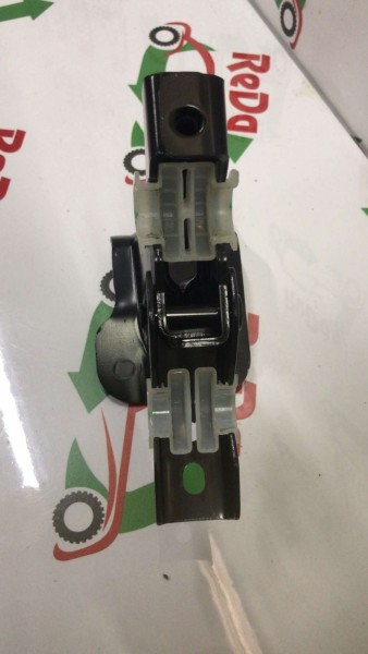 HYUNDAİ ARKA KOLTUK ORTA MENTEŞESİ CP 89710 89720 (ED110)