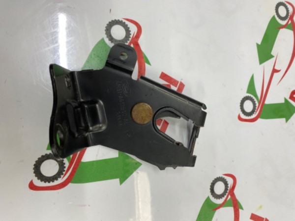 Ford Focus Arka Koltuk Menteşesi 4M51A613B90A CP (ED-110)