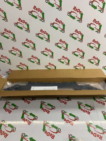 Renault Megane 4 Ön Izgara İç Parçası 8201696611 YP (GF-130)