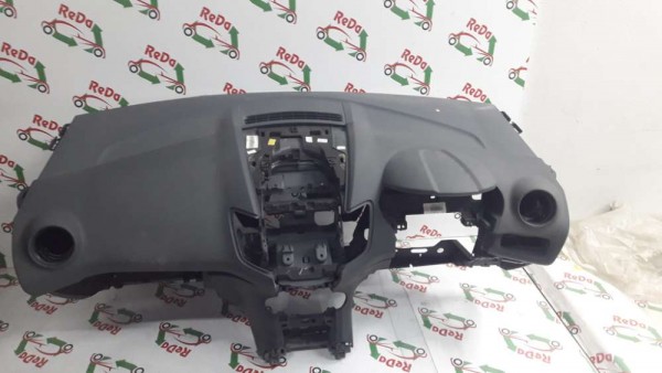 Ford Fiesta ( RHD ) Torpido Ön Göğüs CP