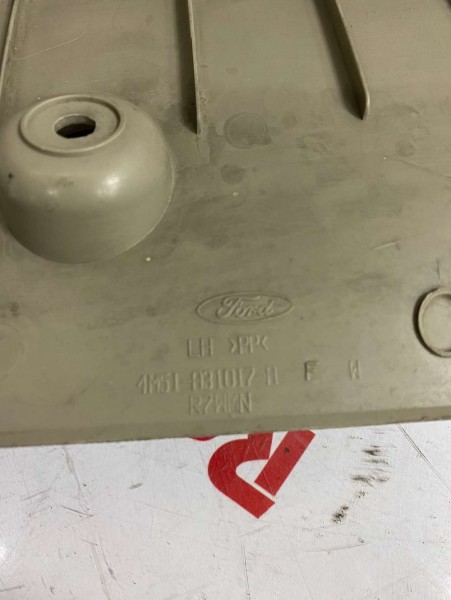 Ford Focus 2 Arka Sol Koltuk Yan Kaplama 4M51-A31017 CP (K-A-130)