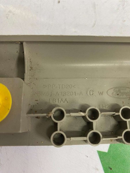 Ford Focus 3 Ön Sol Kapı Eşiği Marşpiye BEJ BM51-A13201 CP (K-A-118)