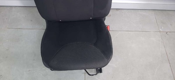 Renault Clio 4 Sağ Ön Koltuk Kumaş Yanlar ve Sırt Arka Deri CP HP [H-C-140]