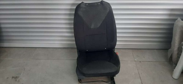 Renault Clio 4 Sağ Ön Koltuk Kumaş Yanlar ve Sırt Arka Deri CP HP [H-C-140]