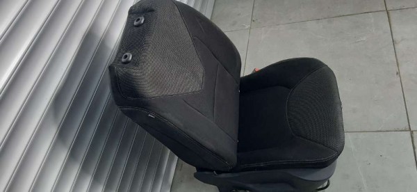 Renault Clio 4 Sağ Ön Koltuk Kumaş Yanlar ve Sırt Arka Deri CP HP [H-C-140]