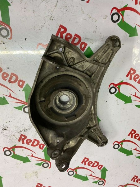 Audi A4 Sağ Amortisör Takozu 8K0412384F CP (A-C-110)