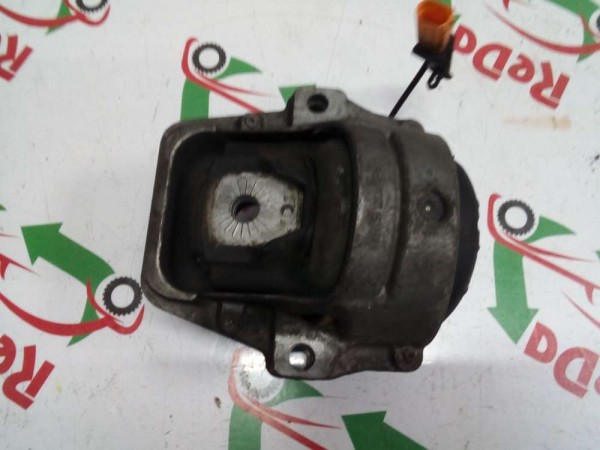 Audi A4 A5 Sağ Motor Takozu 8K0199381 CP (A-C-110)