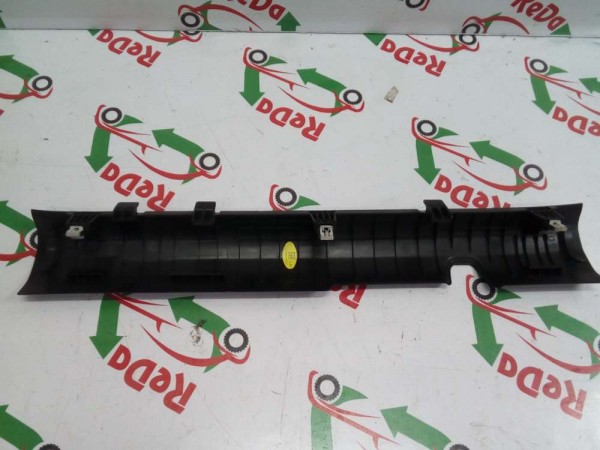 Hyundai İ20 Bayon Sol Ön Kapı Alt Eşik Trimi 85870-Q0000 SP YP (DA-110)