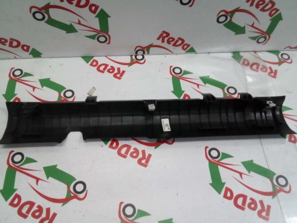 Hyundai İ20 Bayon Sağ Ön Kapı Alt Eşik Trimi 85880-Q0000 SP YP (DA-110)