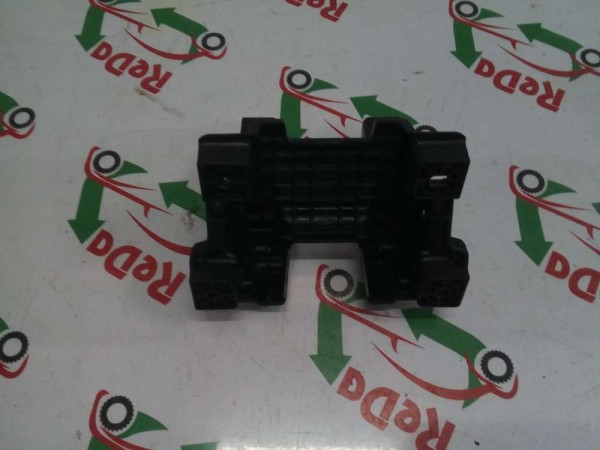 Hyundai Tucson Orta Konsol Anten Trimi Ayağı Orjinal 84635-N7010 SP YP (EA-110)