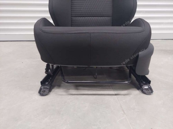 Hyundai i20 Sol Ön Koltuk Airbagsiz RHD YP SP [G-I-140]