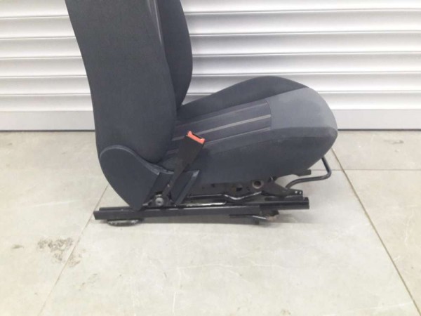 ford fiesta sol ön koltuk kumaş cp (E-B-140)