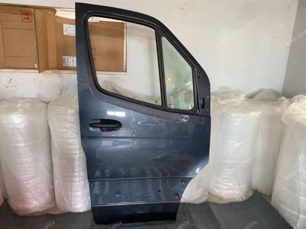 Mercedes Sprinter Sağ Ön Kapı