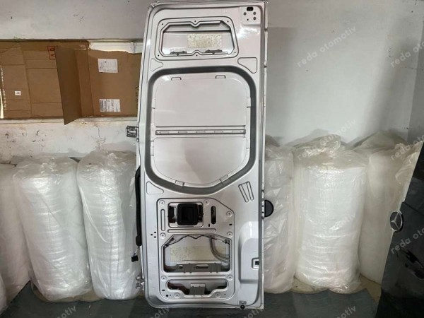 Mercedes Sprinter Sağ Arka Bagaj Kapısı