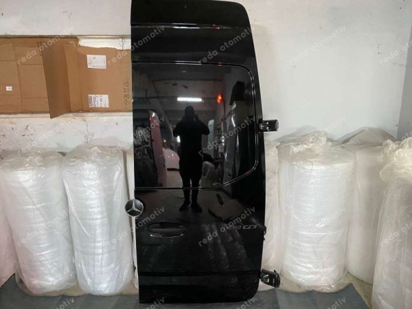 Mercedes Sprinter Sağ Arka Bagaj Kapısı