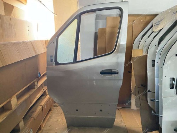 Mercedes Sprinter Sol Ön Kapı