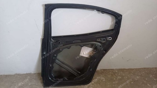 Volvo S60 Sağ Arka Kapı