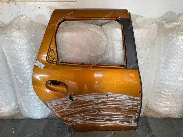 Dacia Sandero Stepway Sağ Arka Kapı