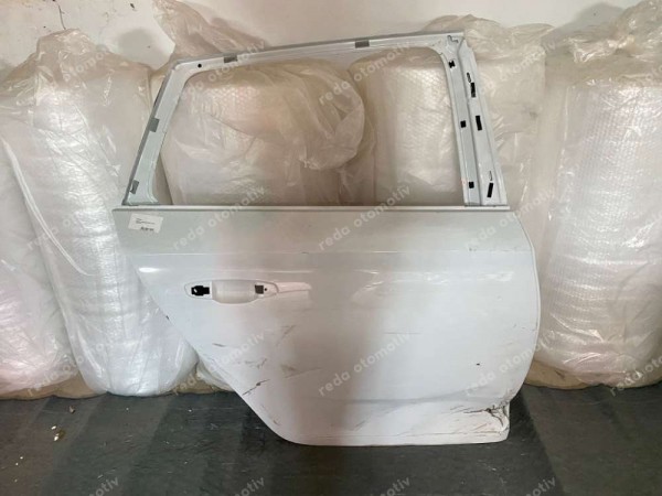 Skoda Kamiq Sağ Arka Kapı