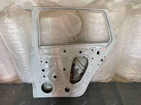 Skoda Kamiq Sağ Arka Kapı