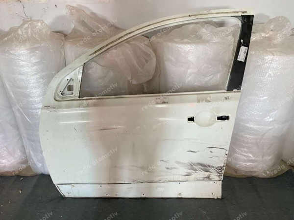 Nissan Qashqai Sol Ön Kapı