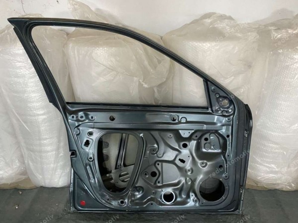 Skoda Scala Sol Ön Kapı