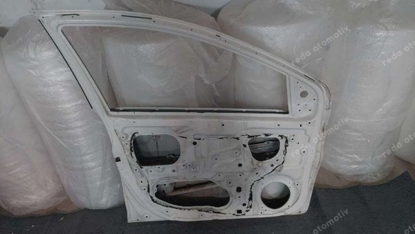 Hyundai İ20 Sol Ön Kapı