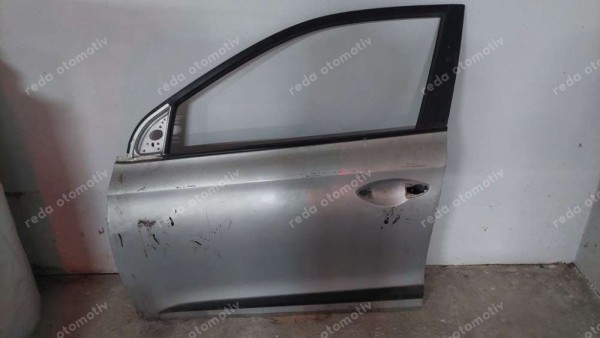 Hyundai İ20 Sol Ön Kapı