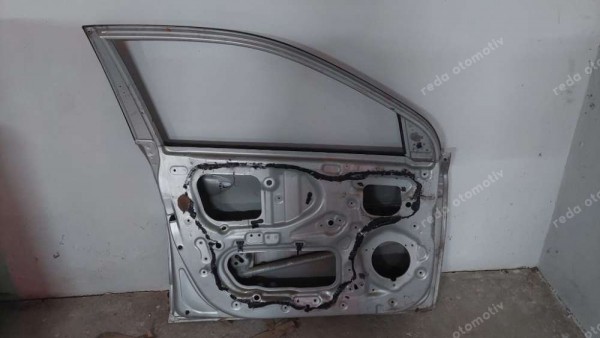 Hyundai İ20 Sol Ön Kapı