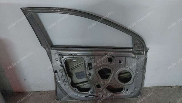 Hyundai İ20 Sol Ön Kapı