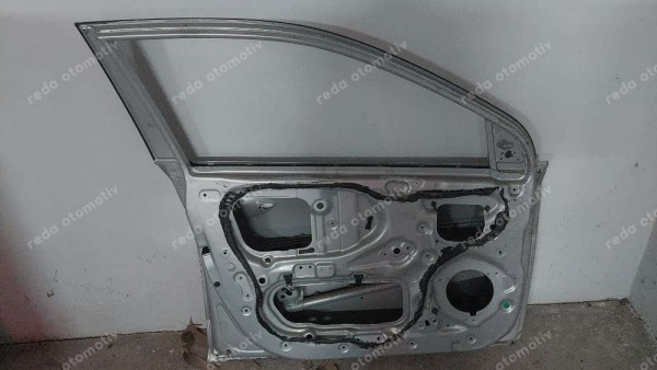 Hyundai İ20 Sol Ön Kapı