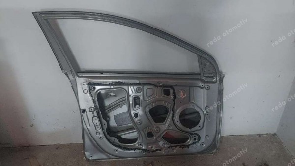 Hyundai İ20 Sol Ön Kapı