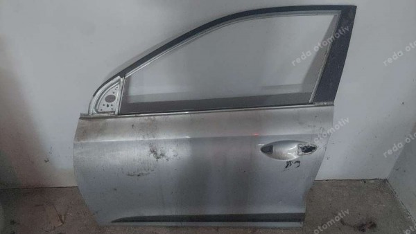 Hyundai İ20 Sol Ön Kapı