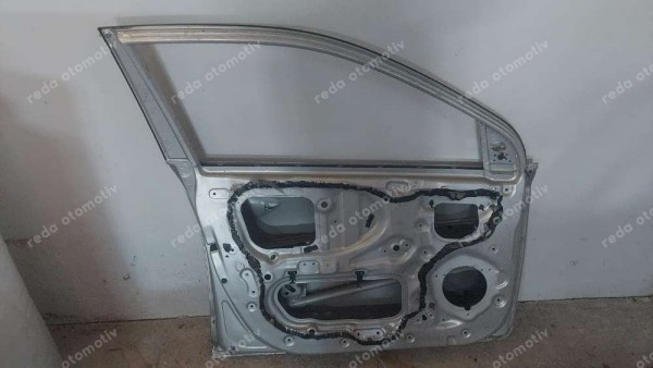 Hyundai İ20 Sol Ön Kapı