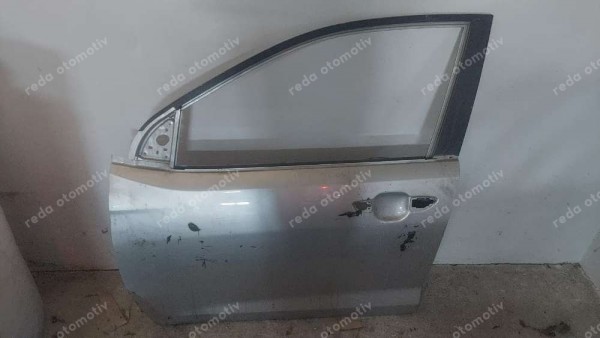 Hyundai İ20 Sol Ön Kapı