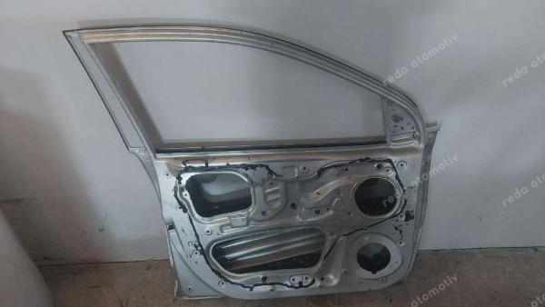 Hyundai İ20 Sol Ön Kapı