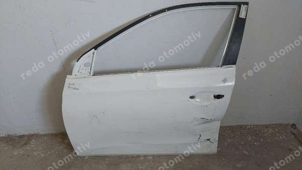 Hyundai İ20 Sol Ön Kapı