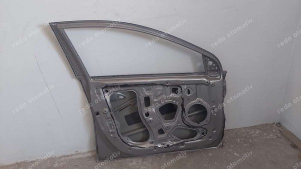 Hyundai İ20 Sol Ön Kapı