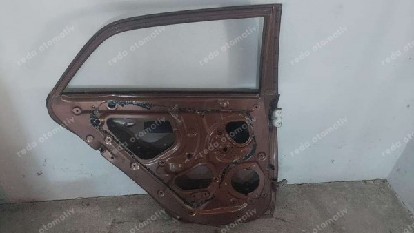 Hyundai İ20 Sol Arka Kapı