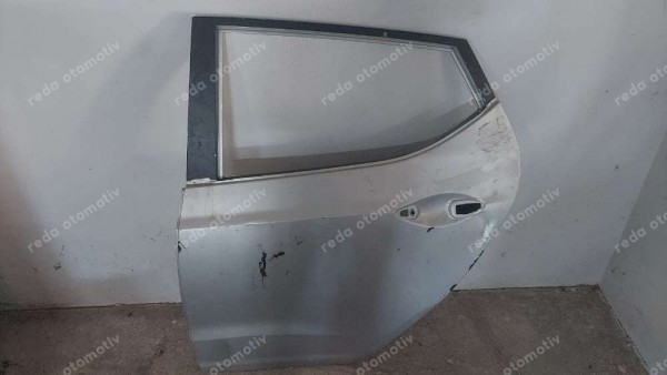 Hyundai İ20 Sol Arka Kapı