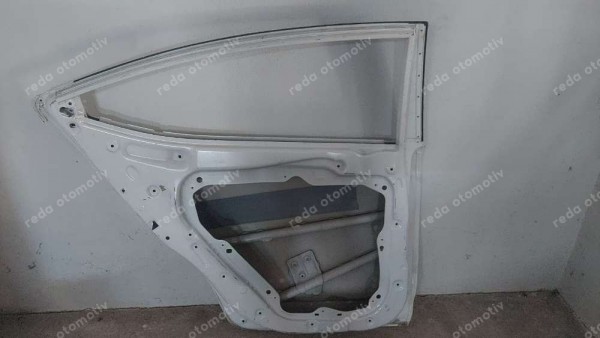 Hyundai Elantra Sol Arka Kapı