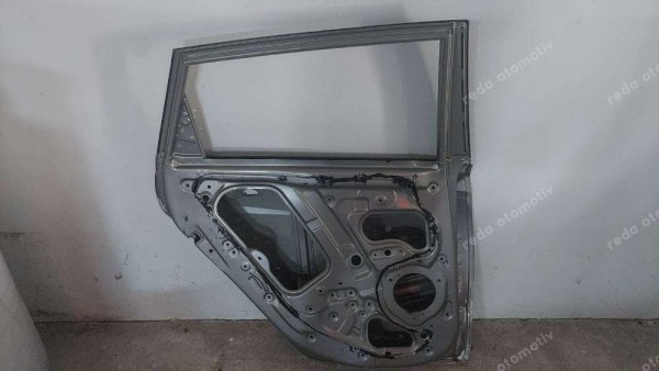 Hyundai İ20 Sol Arka Kapı